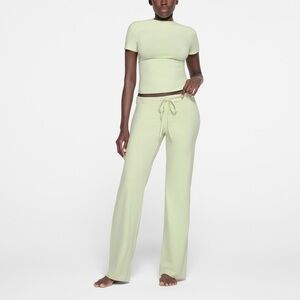 skims pistachio cotton jersey straight leg pants
